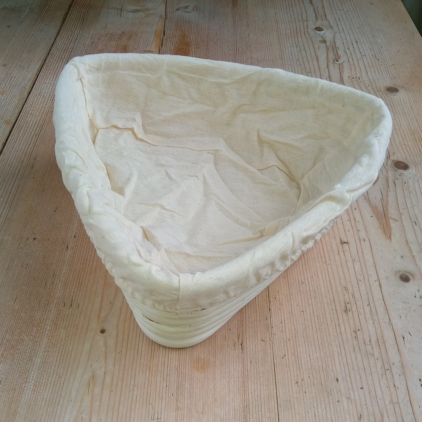 1 to 1.5Kg Triangular Rattan Cane Banneton + Liner Bread Dough Proving Proofing Basket Brotform